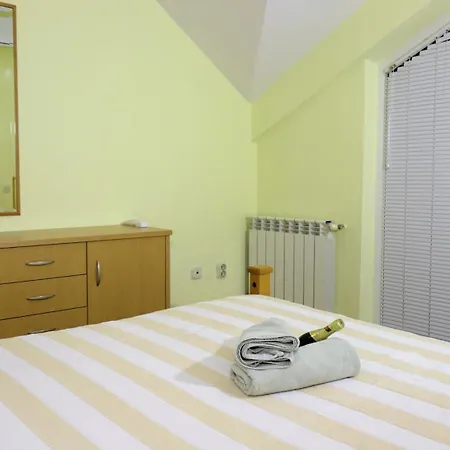 Apartment Lovely 3-bed In *