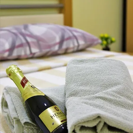 아파트 Lovely 3-bed In 스코페