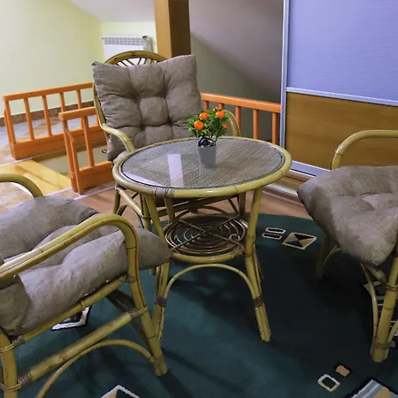 아파트 Lovely 3-bed In 스코페