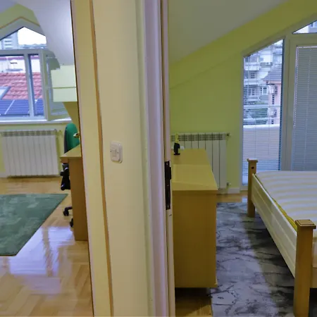 Lovely 3-bed In 스코페