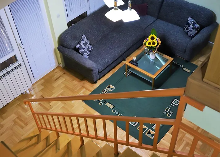 아파트 Lovely 3-bed In 스코페