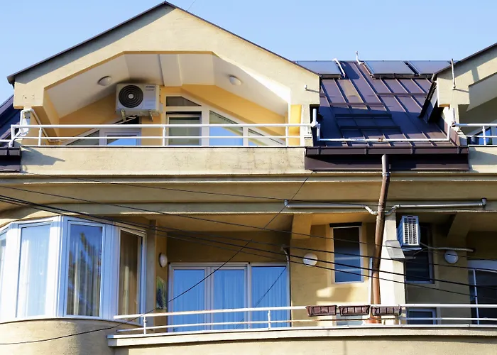 Lovely 3-bed In 아파트