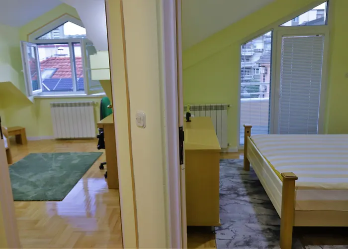 Lovely 3-bed In 스코페
