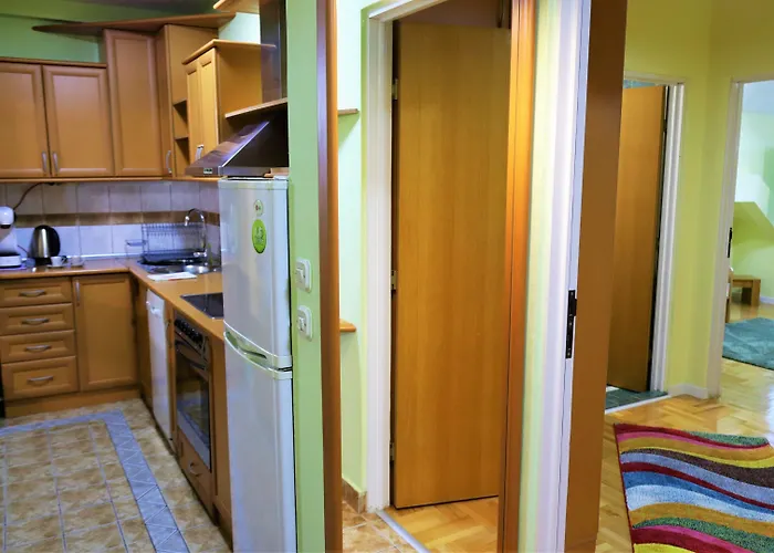 Lovely 3-bed In * 스코페